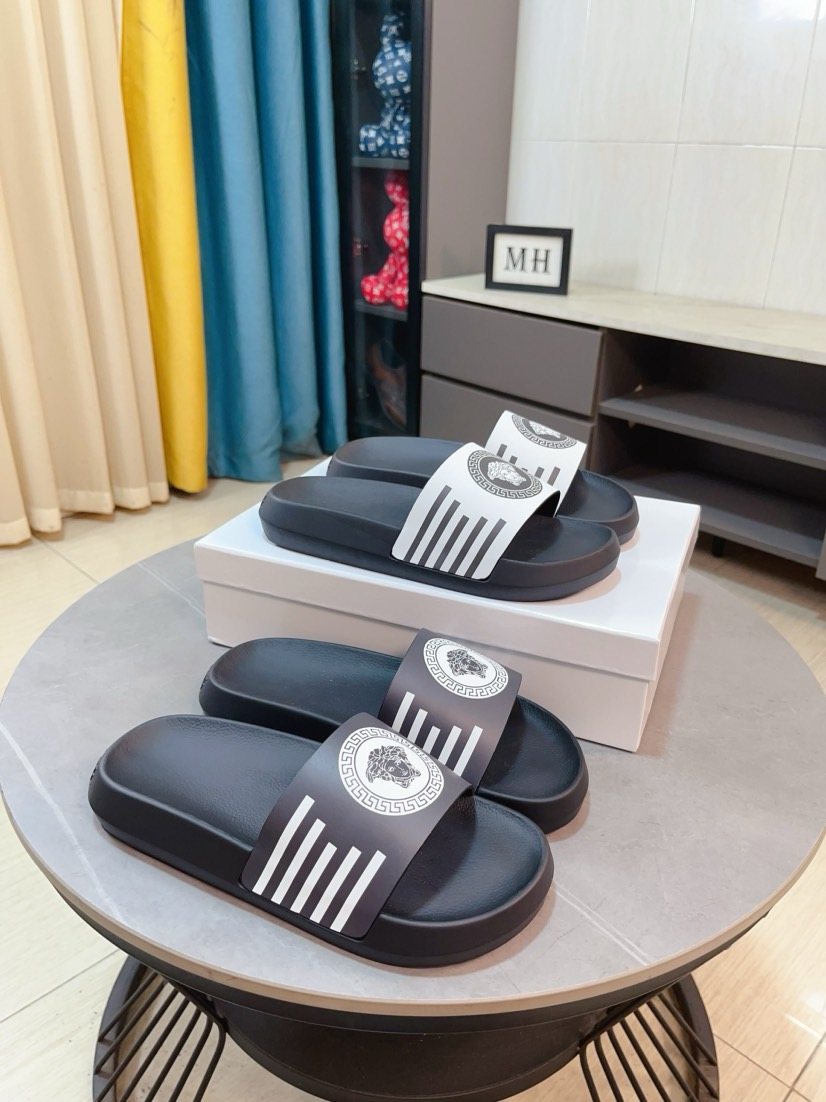 微商相册测试鞋子-Versace Striped Slide Sandals — hero