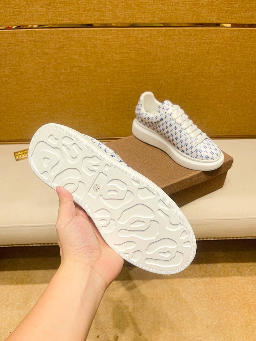 Patterned Low-Top Sneakers — detail
