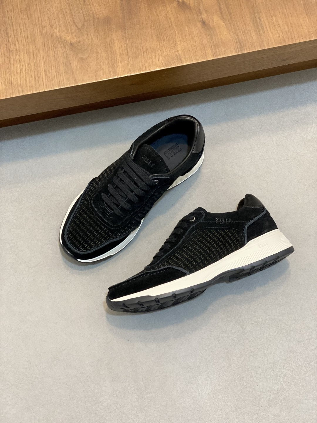 Zilli Textured Lace-Up Sneakers — front