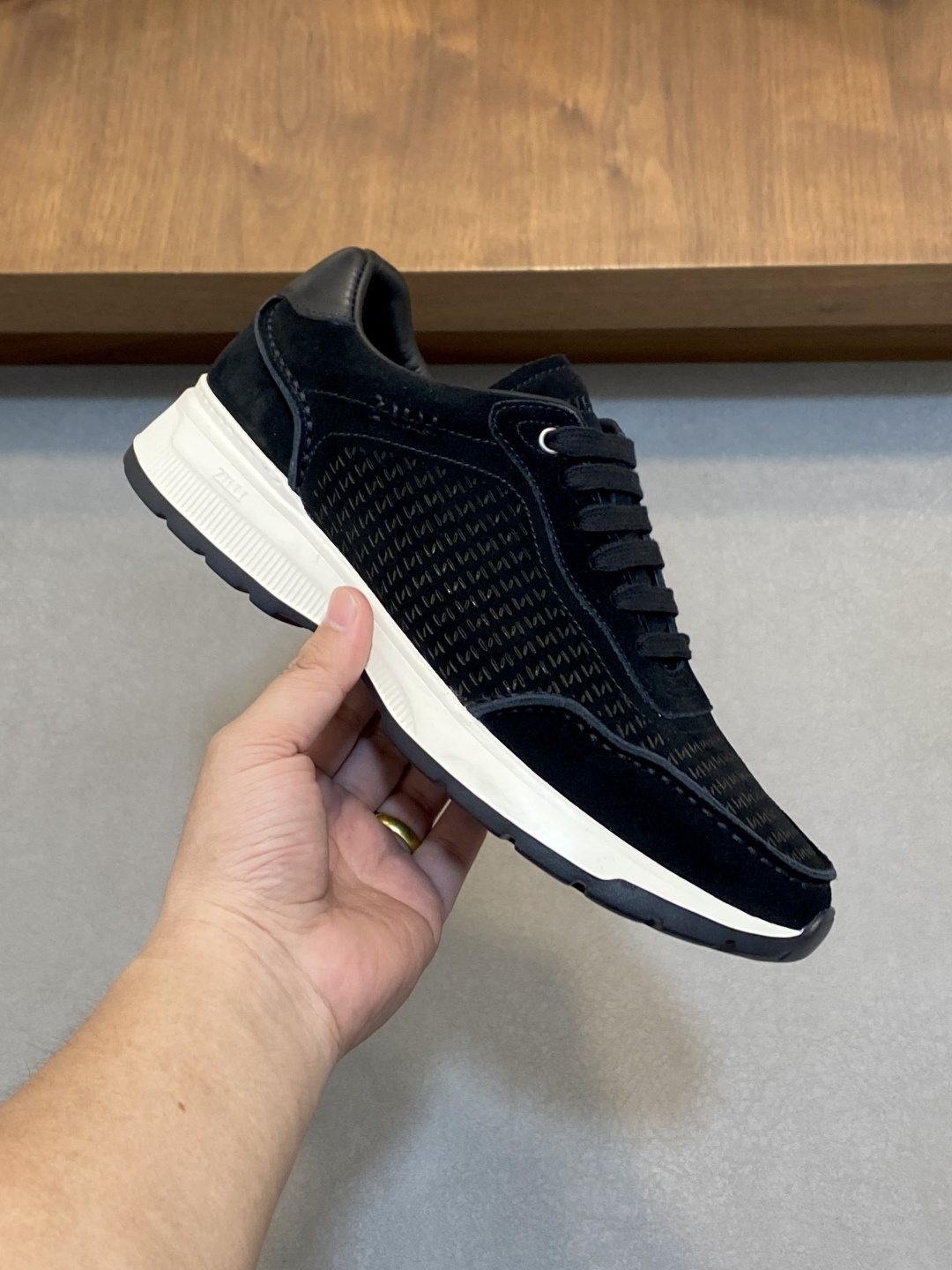 Zilli Textured Lace-Up Sneakers — model