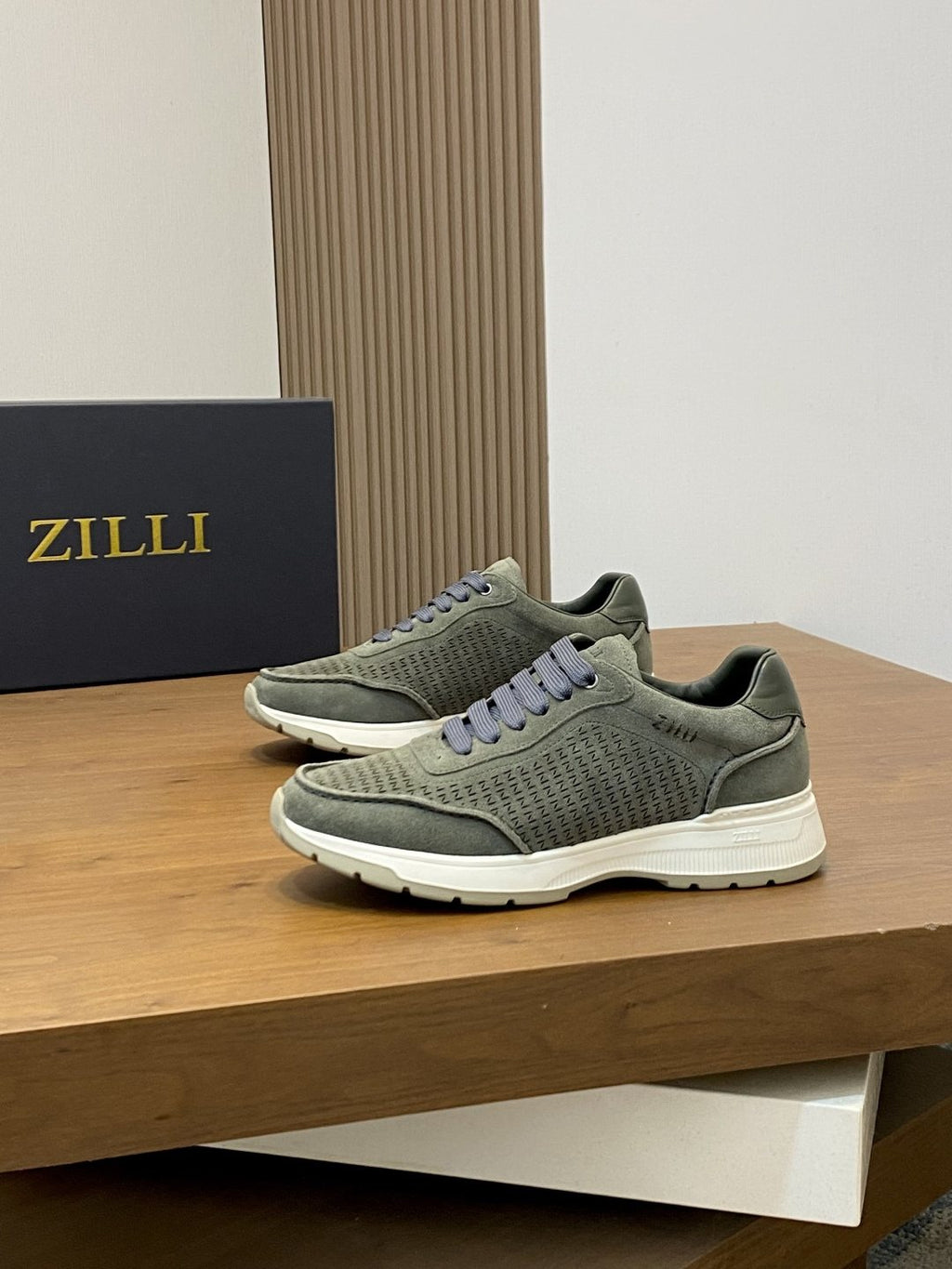 Zilli Textured Lace-Up Sneakers — front
