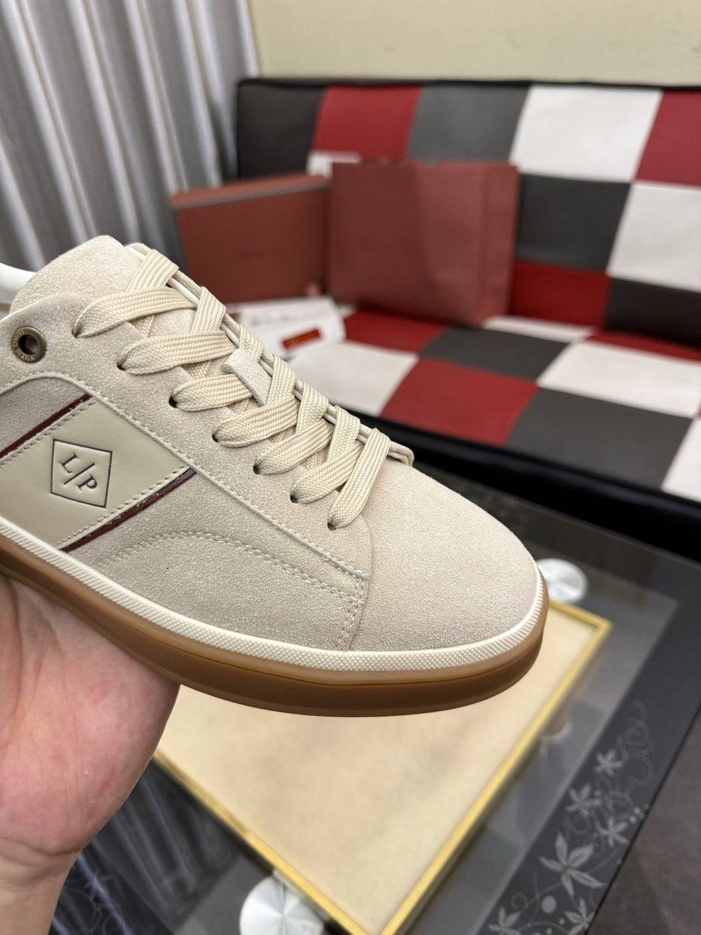 微商相册测试鞋子-Low-Top Lace-Up Sneakers with Gum Sole — front