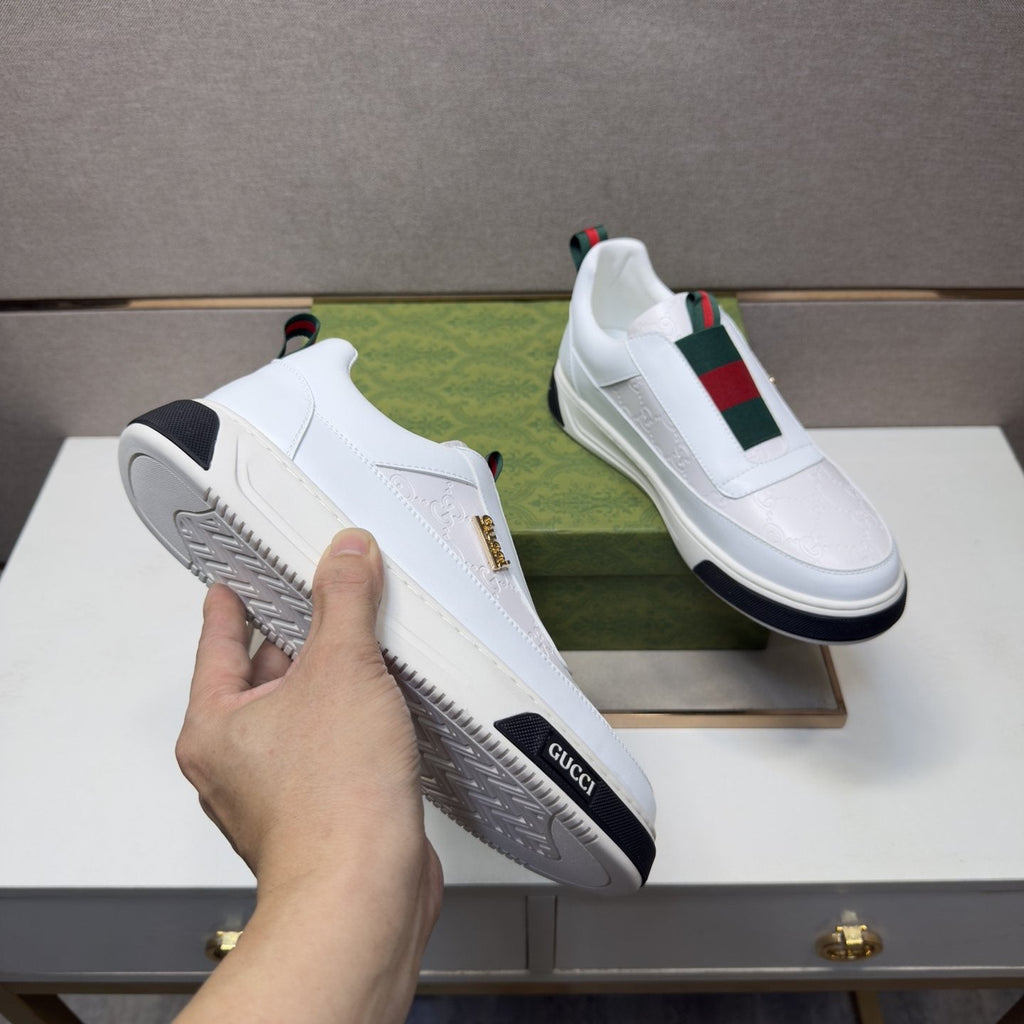Gucci Green and Red Stripe Low-Top Sneakers — side