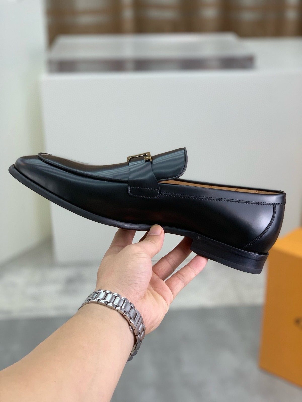 TOD'S Black Gold-Tone Hardware Loafers — model