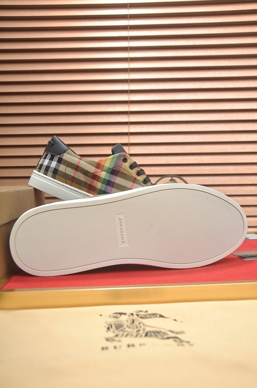Burberry Beige Check Low-Top Sneakers — detail