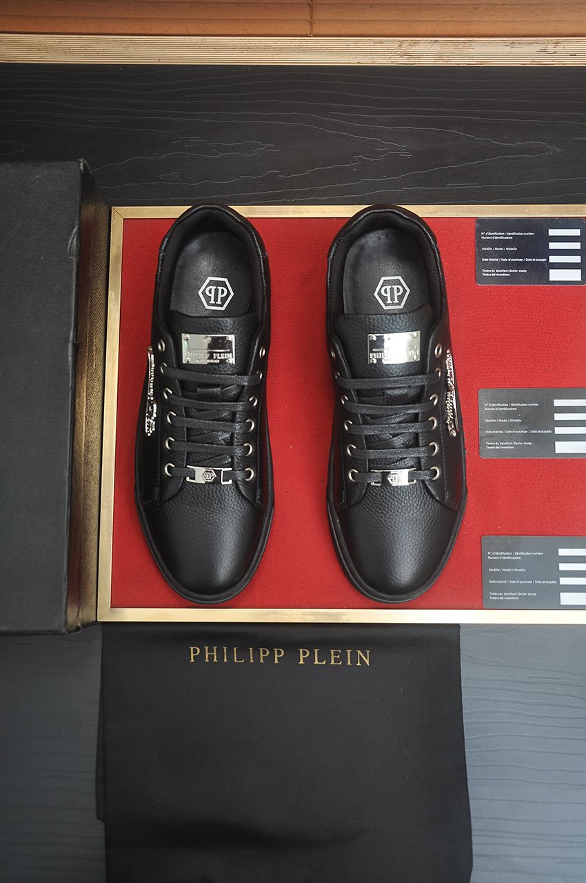 Philipp Plein Low-Top Lace-Up Sneakers — front