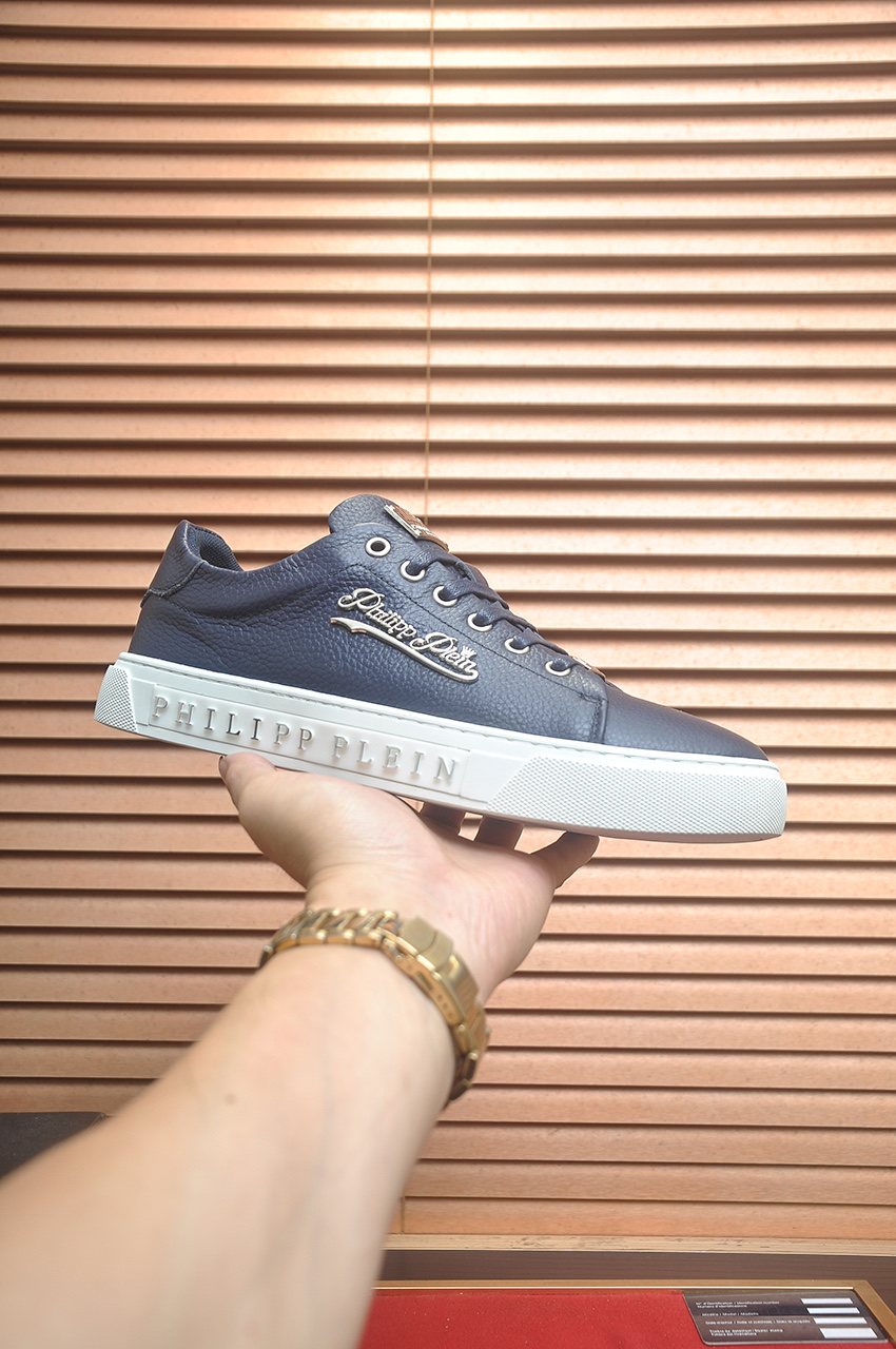 Philipp Plein Low-Top Lace-Up Sneakers — model