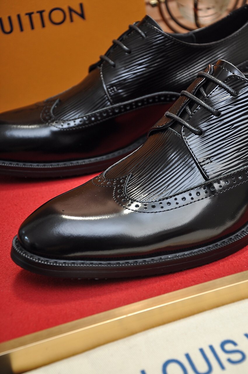 Louis Vuitton Textured Panel Lace-Up Dress Shoes — detail