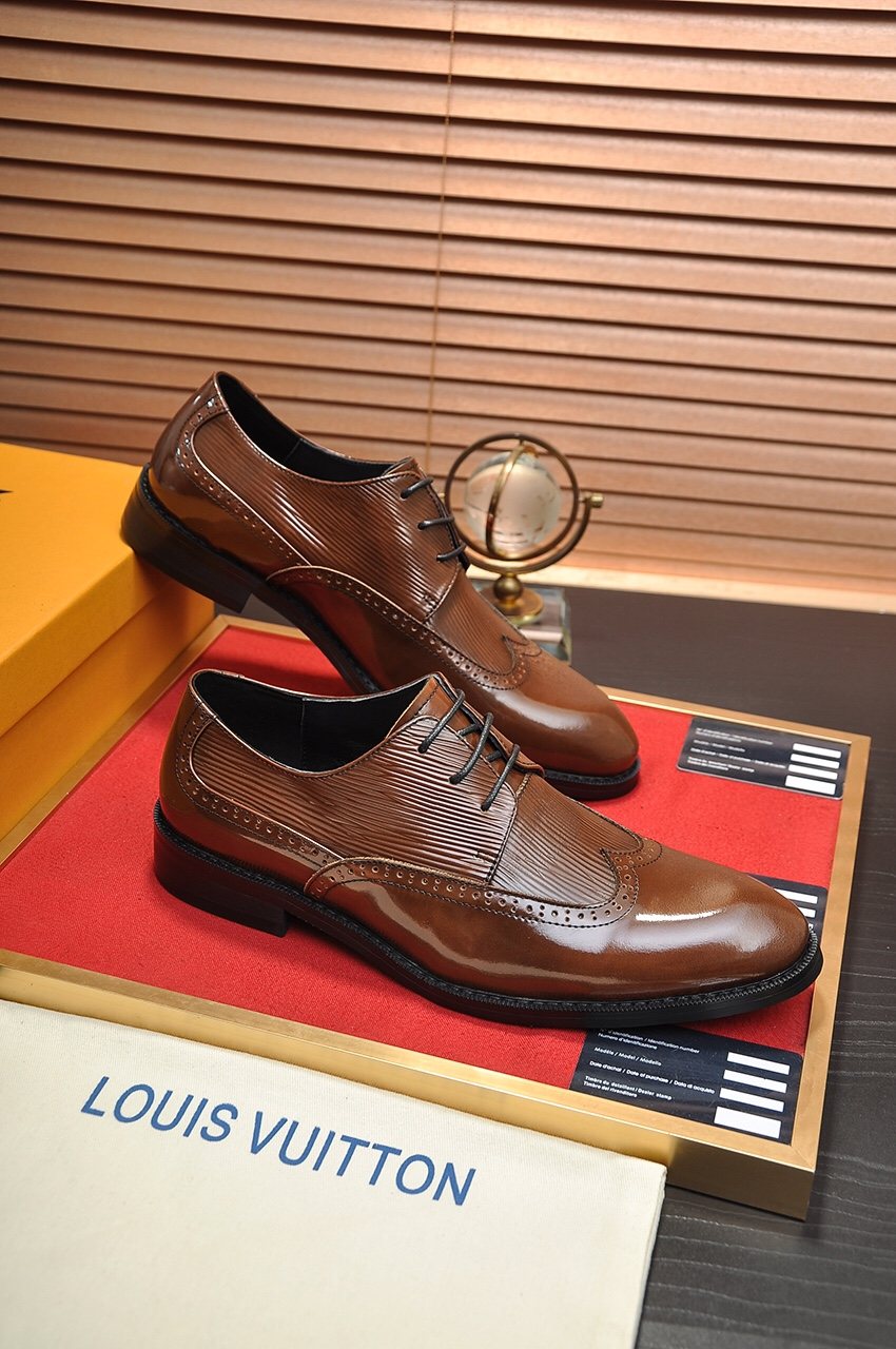 Louis Vuitton Textured Panel Lace-Up Dress Shoes — detail