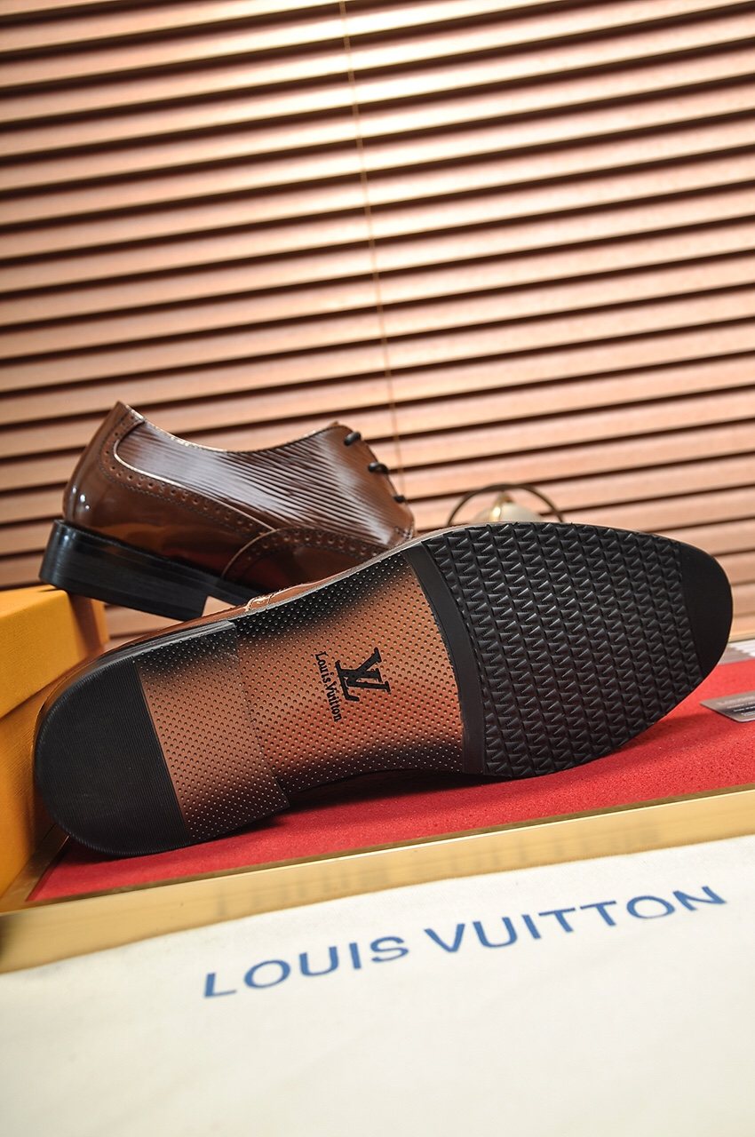 Louis Vuitton Textured Panel Lace-Up Dress Shoes — detail