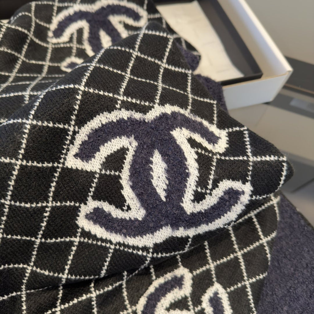 Chanel Grid Knit Scarf — detail