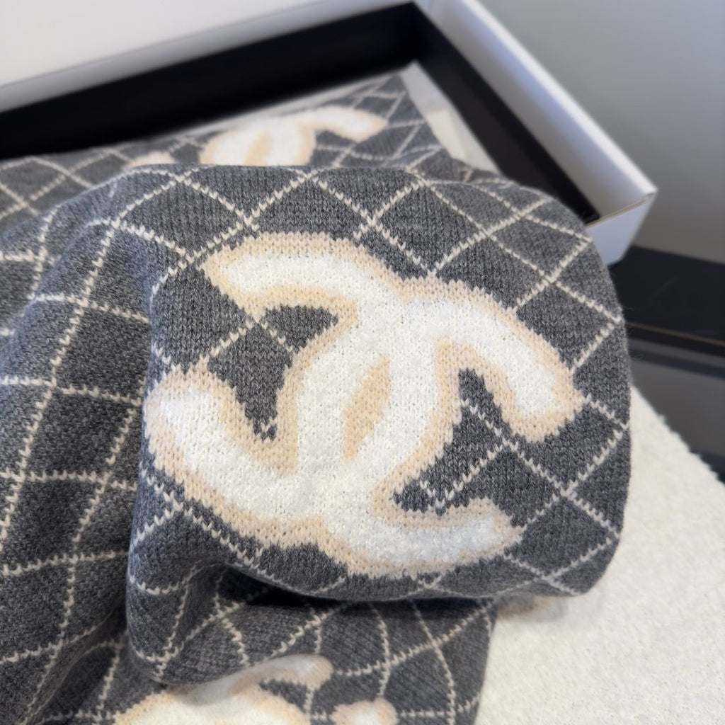 Chanel Grid Knit Scarf — detail