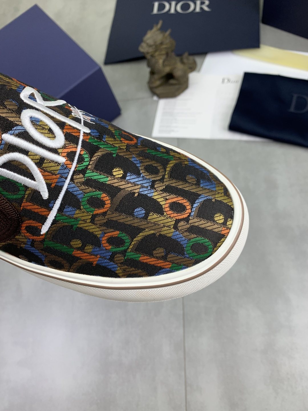 微商相册测试鞋子-Dior Patterned Canvas Slip-On Sneakers — detail