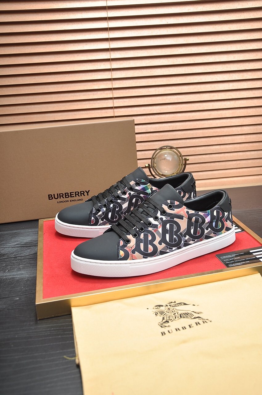 Burberry Patterned Low-Top Sneakers — hero