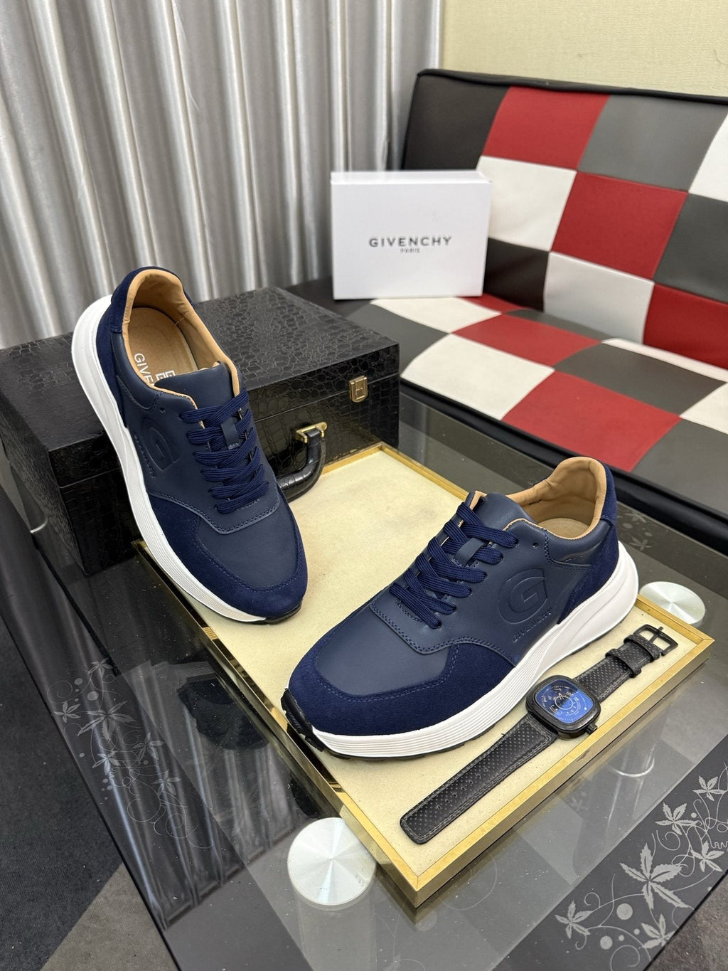 Givenchy Panel Low-Top Sneakers — side