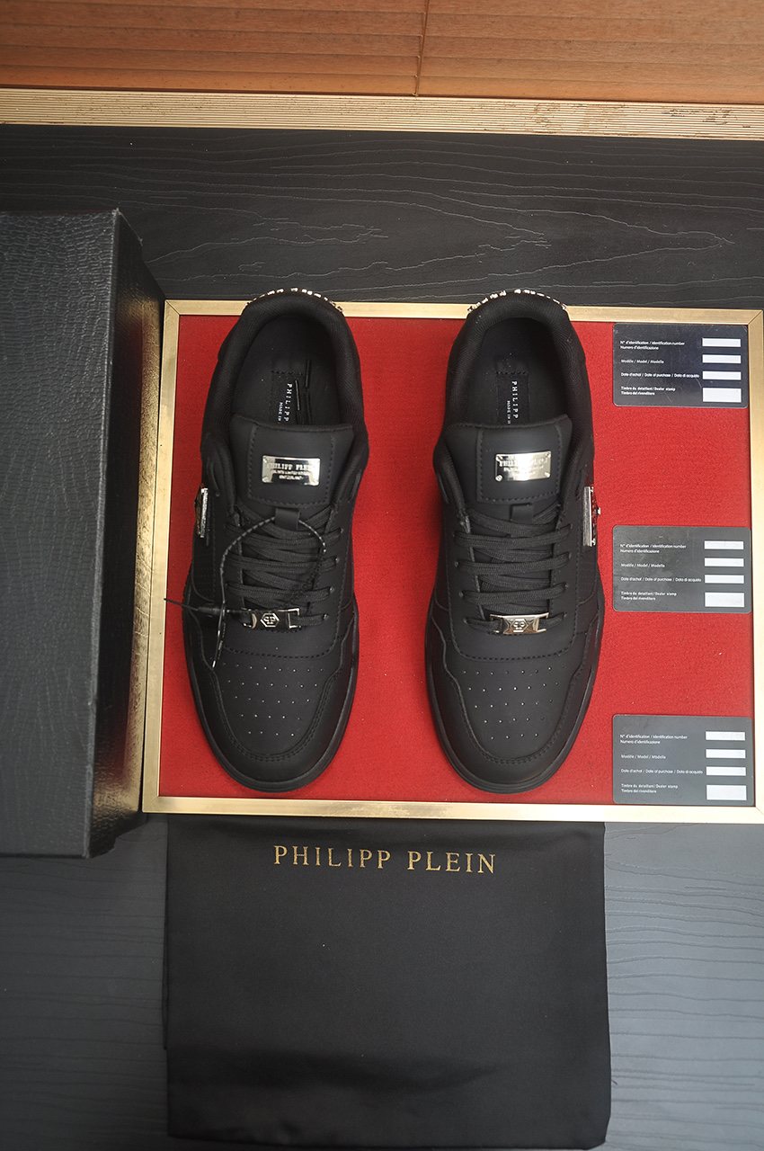 Philipp Plein Paneled Low-Top Sneakers — front