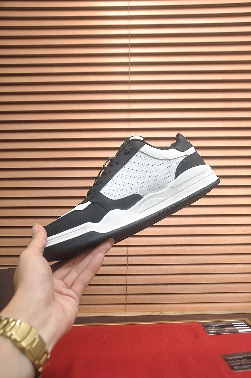 Philipp Plein Paneled Low-Top Sneakers — model
