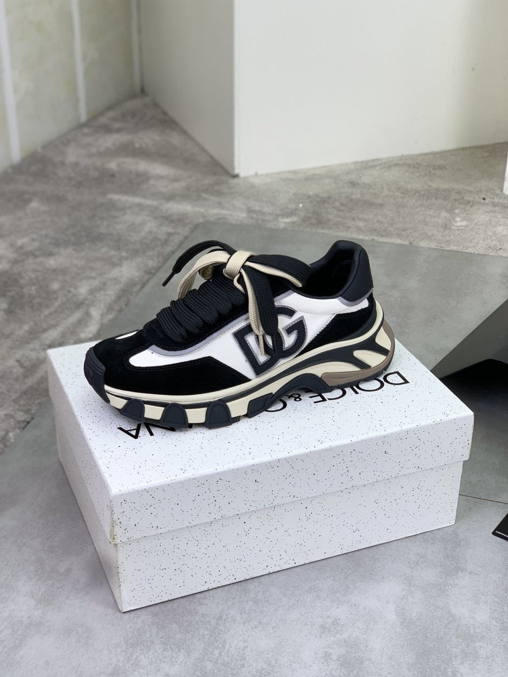 微商相册测试鞋子-Dolce & Gabbana Logo Panel Low-Top Sneakers — front