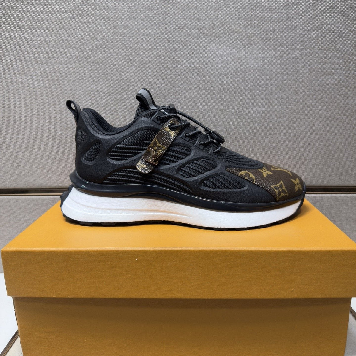 Louis Vuitton Patterned Low-Top Sneakers — side