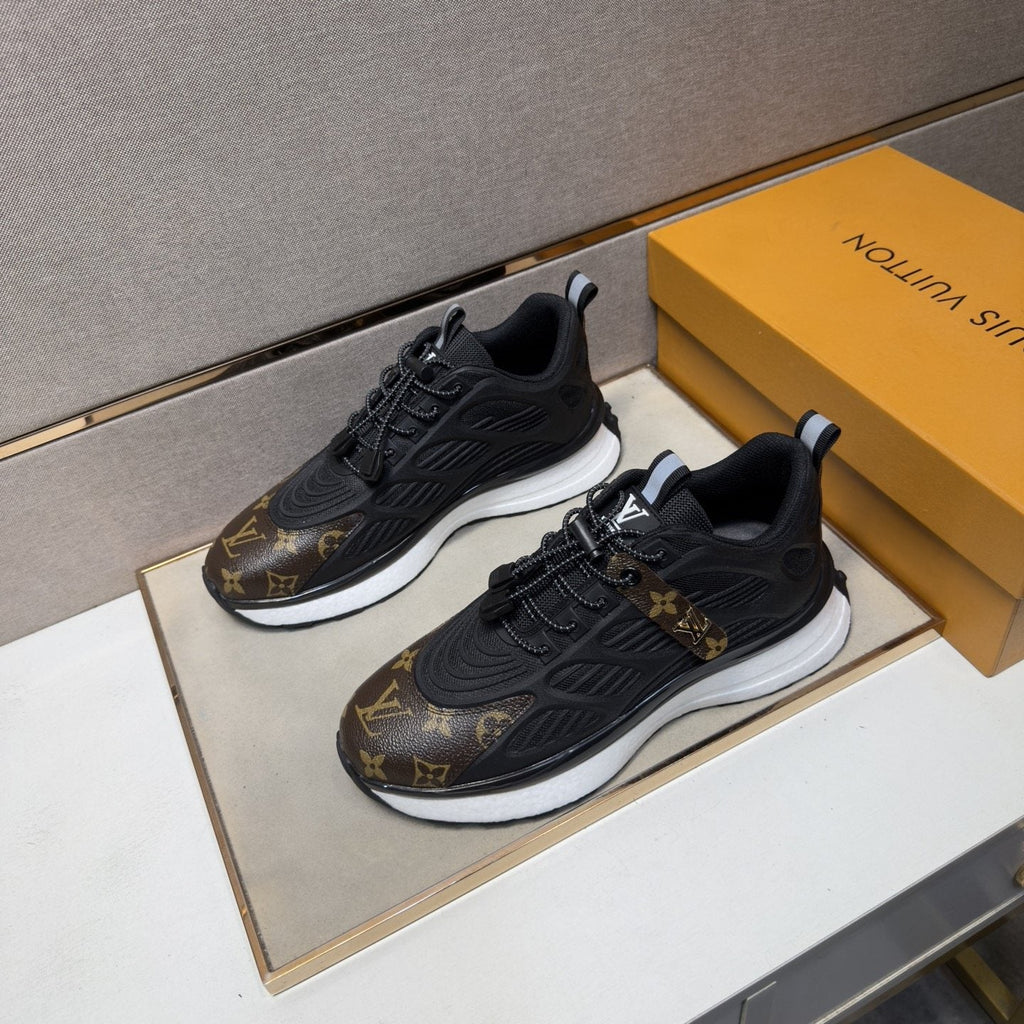 Louis Vuitton Patterned Low-Top Sneakers — front