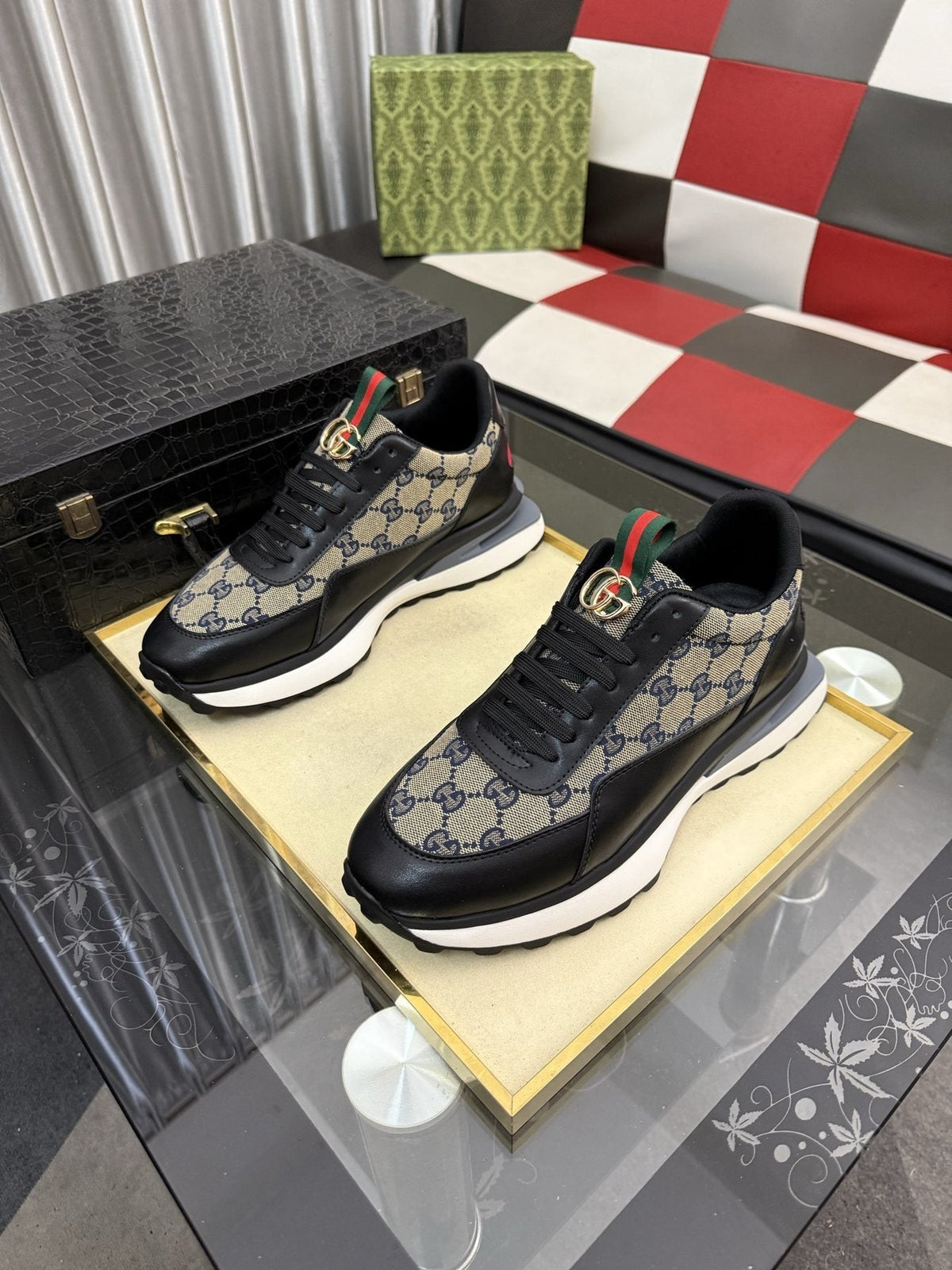 Gucci Patterned Panel Low-Top Sneakers — front