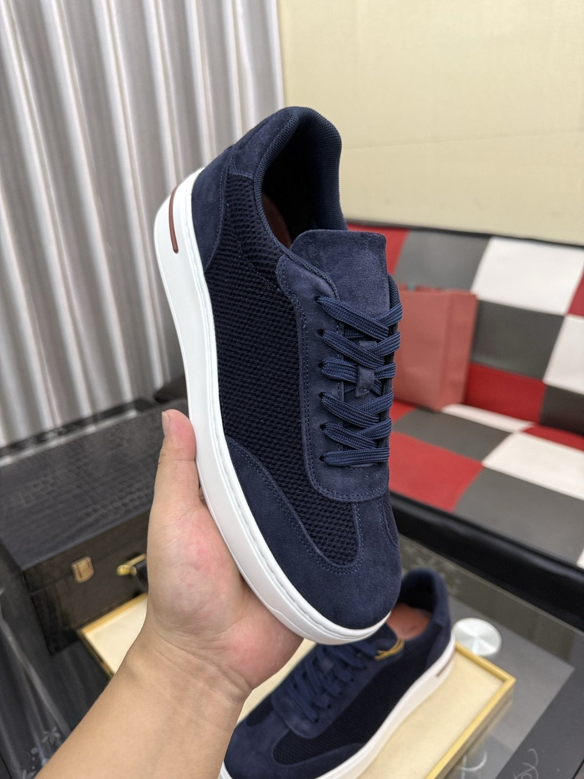 微商相册测试鞋子-Textured Panel Low-Top Sneakers — side