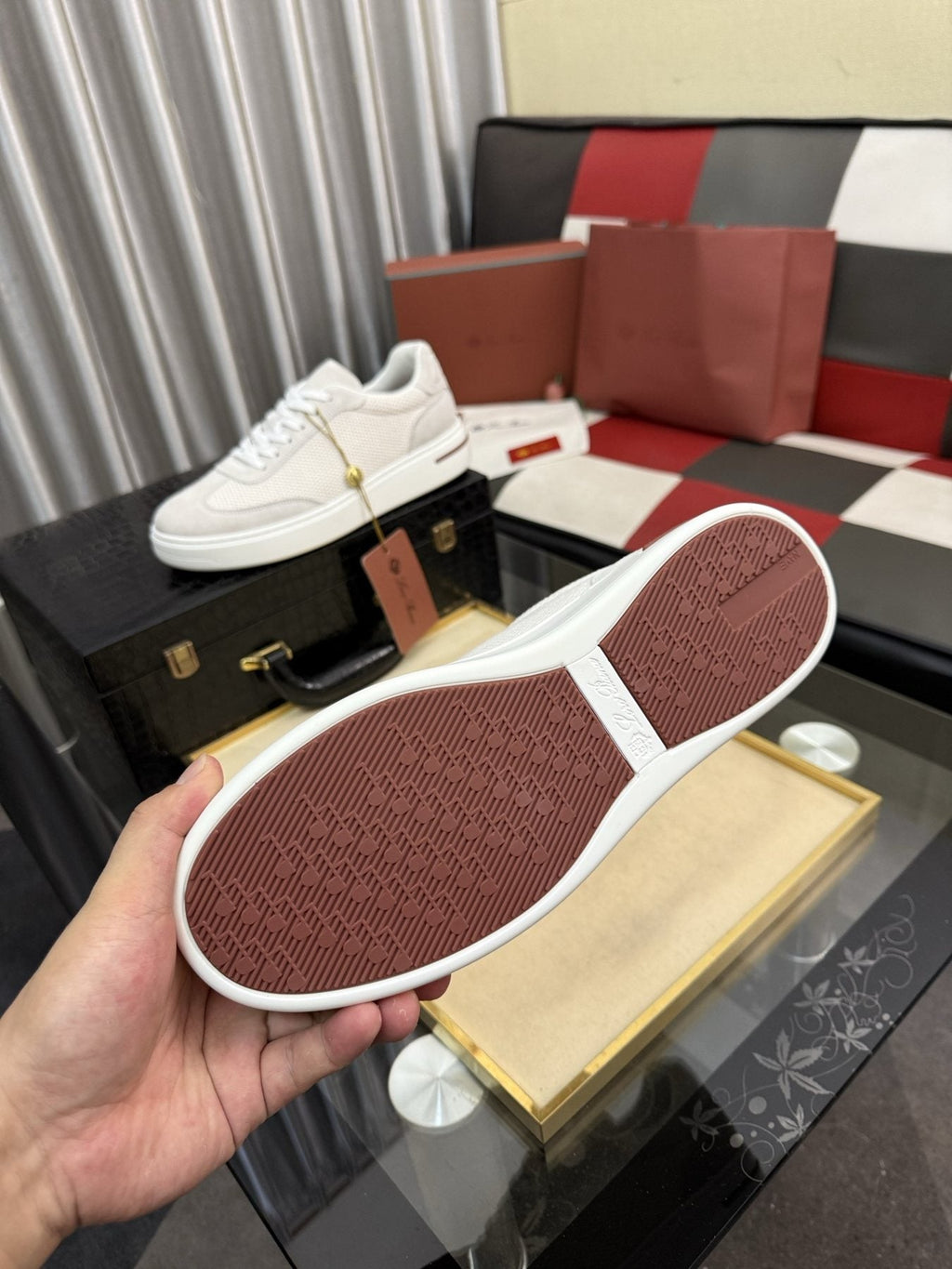 微商相册测试鞋子-Textured Panel Low-Top Sneakers — side