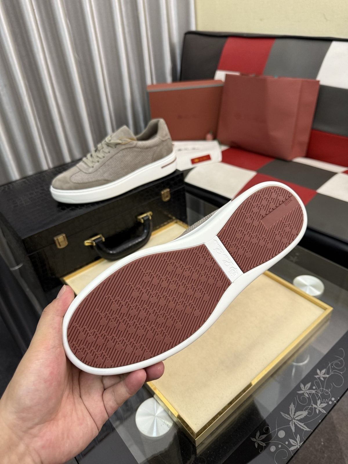 微商相册测试鞋子-Textured Panel Low-Top Sneakers — side