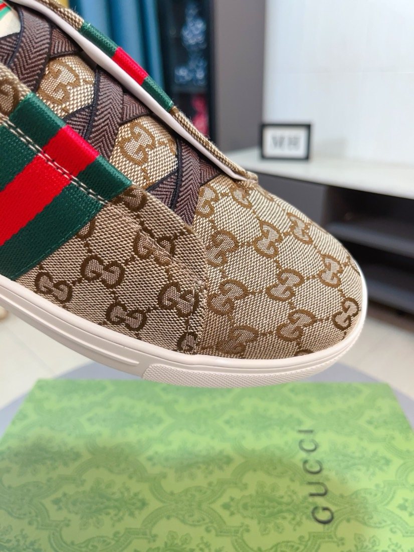 Gucci Monogram Stripe Low-Top Sneakers — detail