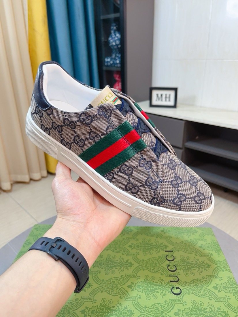 Gucci Monogram Stripe Low-Top Sneakers — model