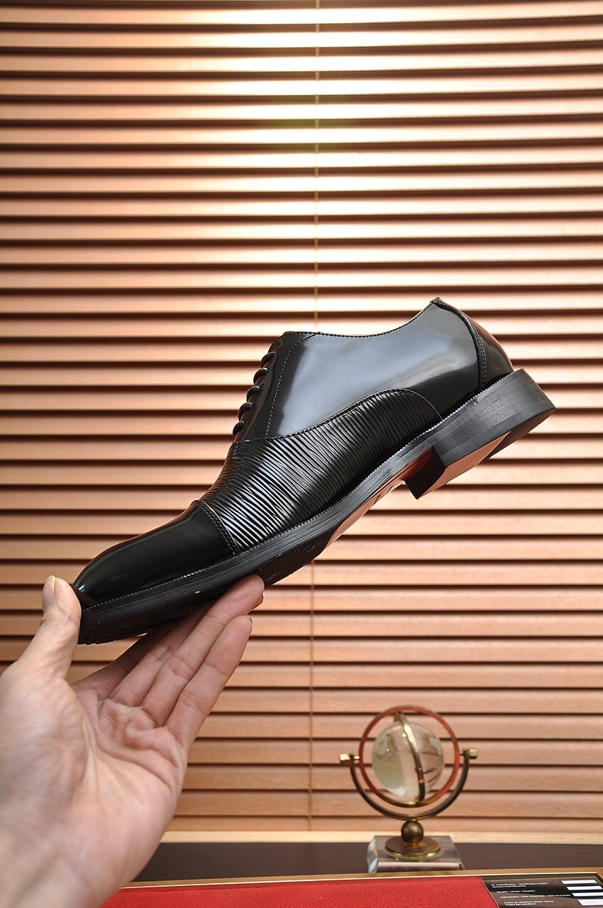 Louis Vuitton Lace-Up Dress Shoes — model