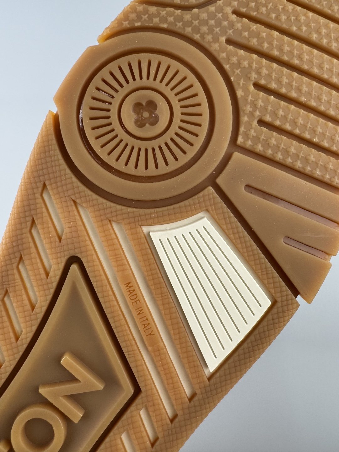 Louis Vuitton White & Black Low-Top Sneakers — detail