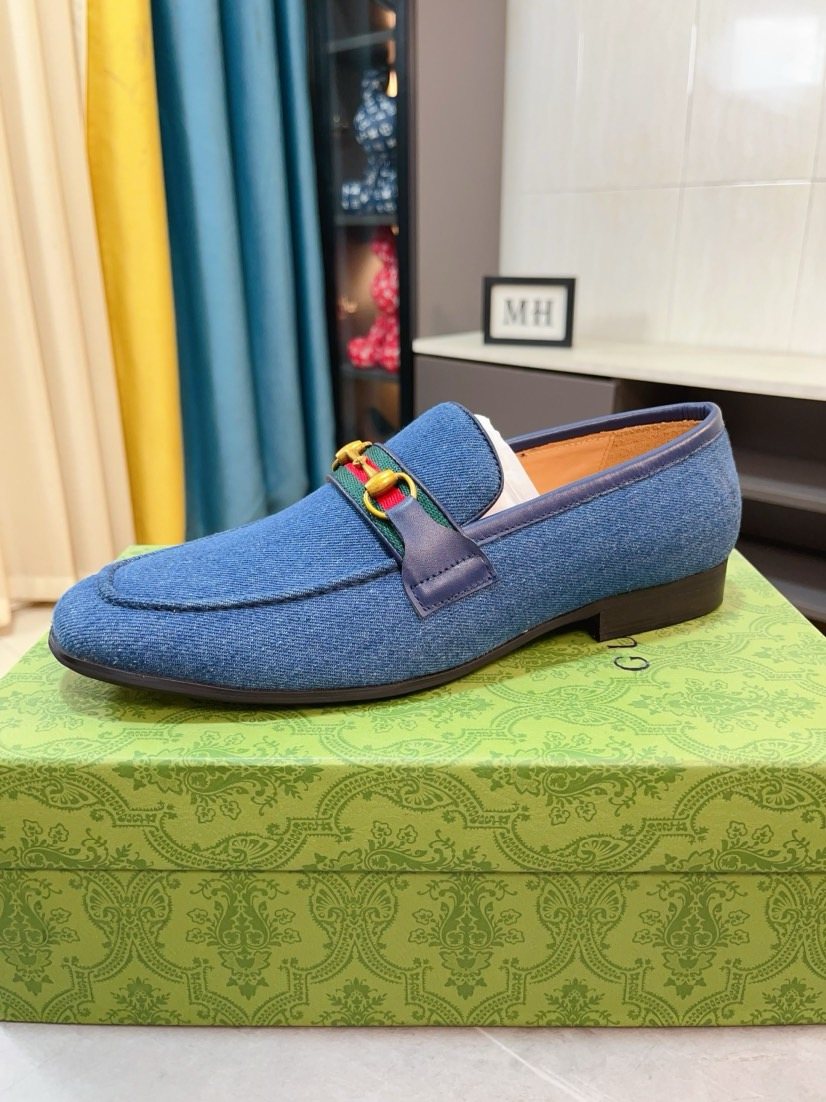 Gucci Horsebit Detail Loafers — side