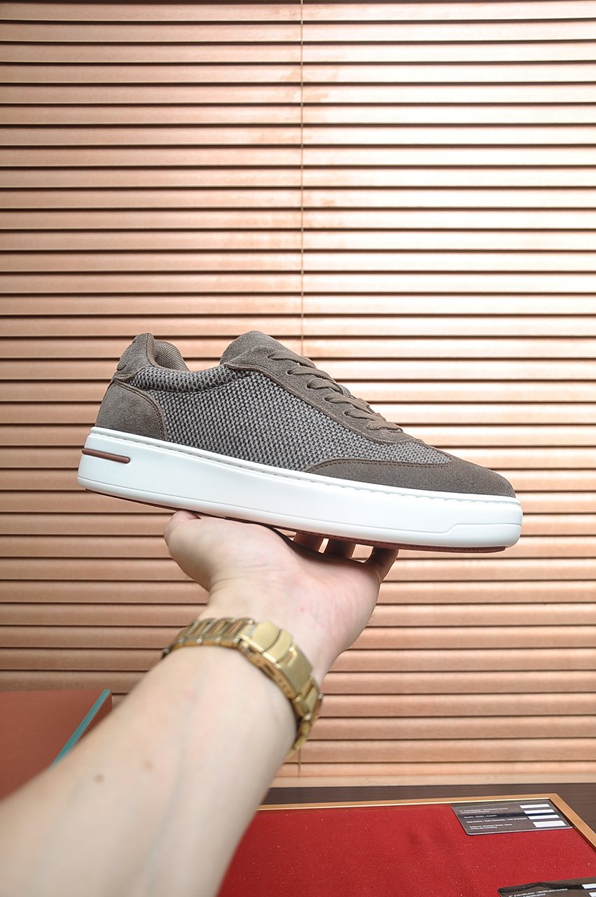 微商相册测试鞋子-Loro Piana Textured Lace-Up Sneakers — model