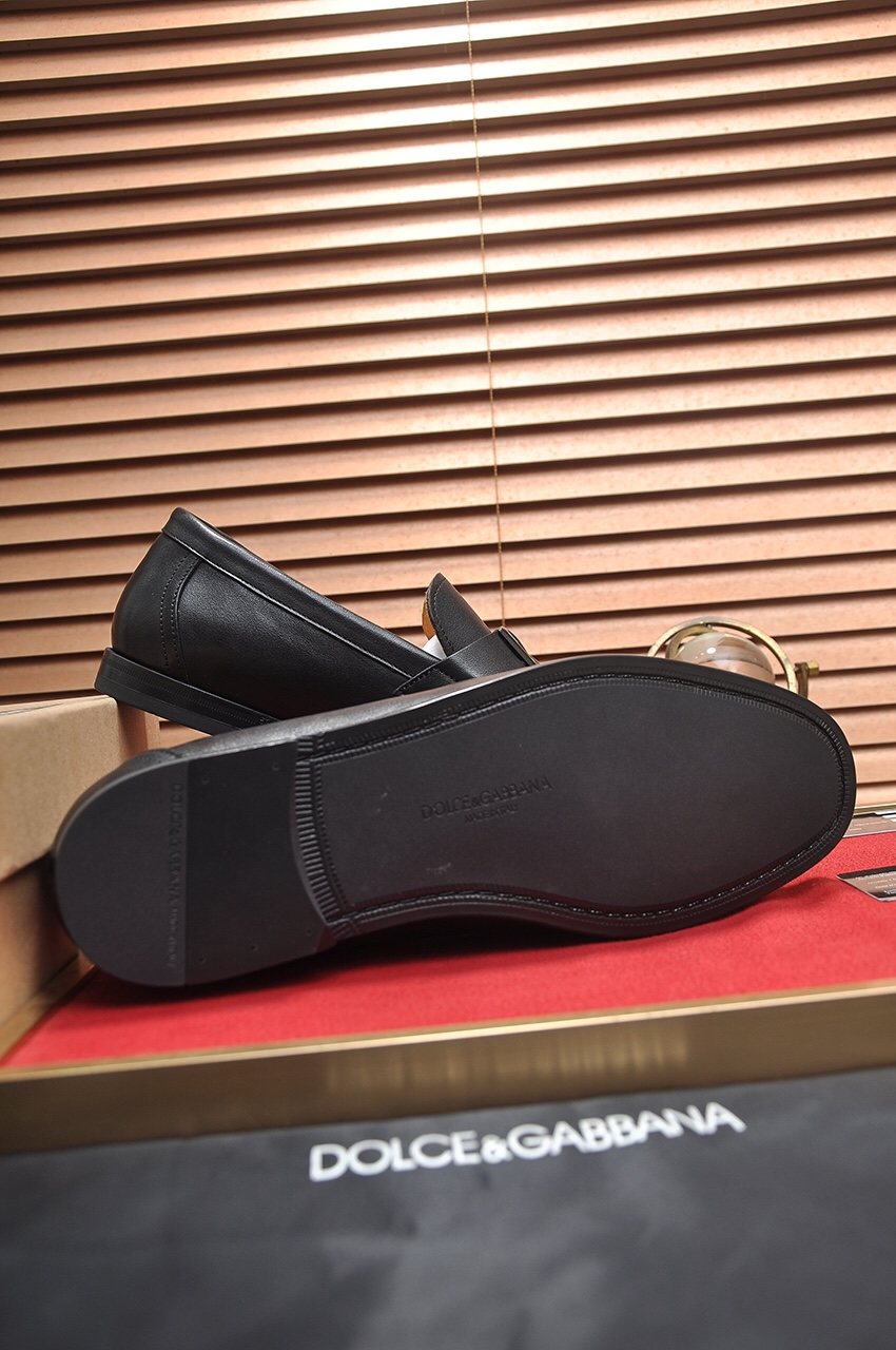 Dolce & Gabbana Bernini Buckle Loafers — detail