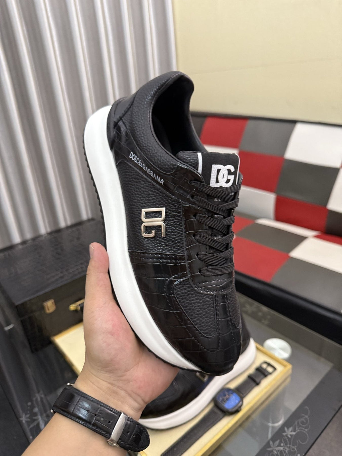 Dolce & Gabbana Metallic DG Logo Low-Top Sneakers — model