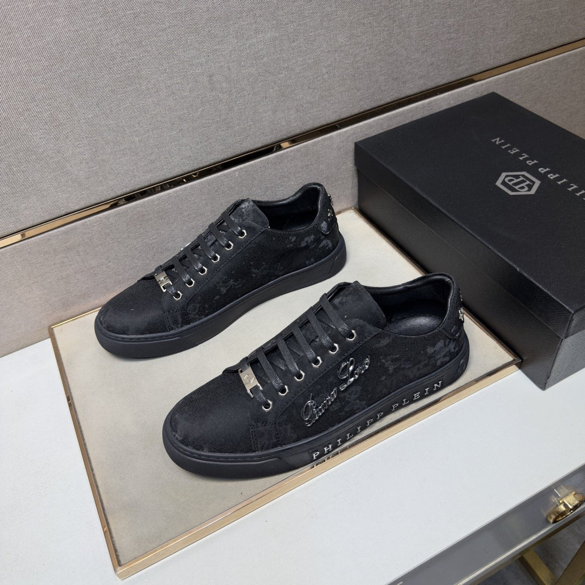 Philipp Plein Script Detail Low-Top Sneakers — side