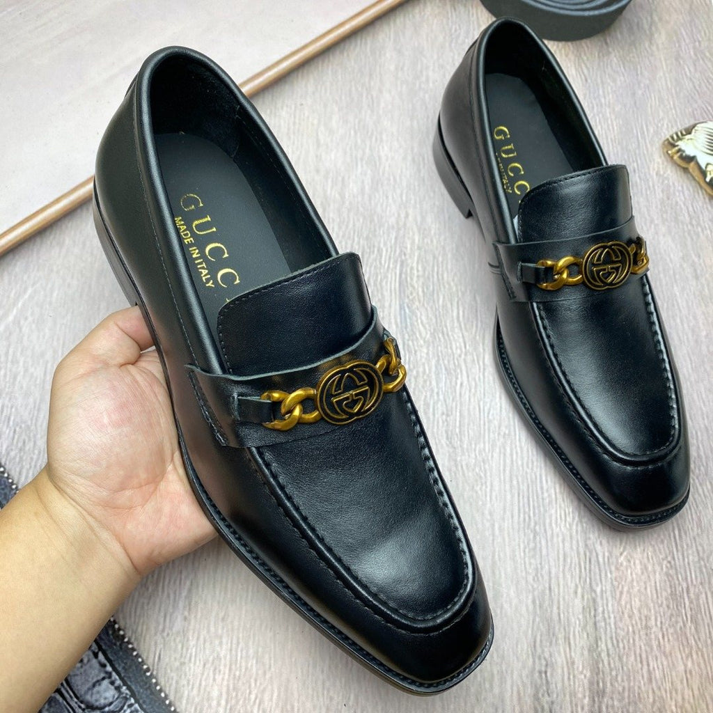 GUCCI Black Gold-Tone Hardware Loafers — model