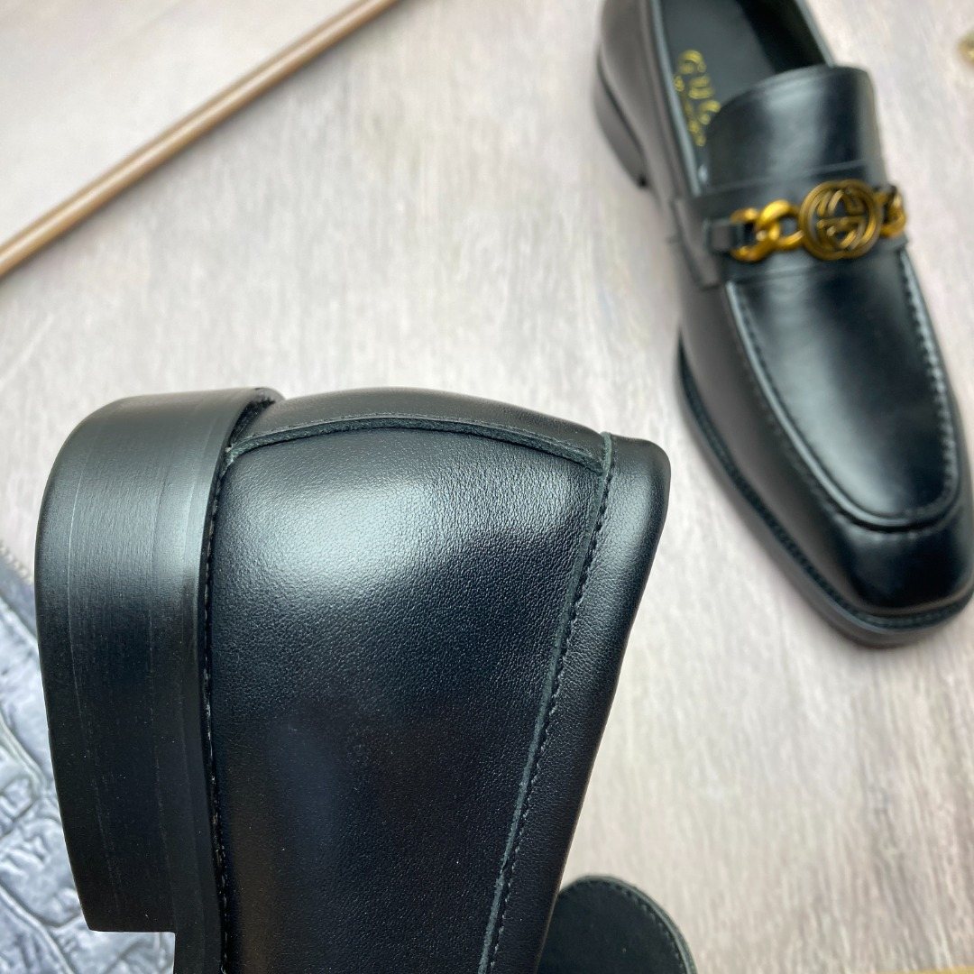 GUCCI Black Gold-Tone Hardware Loafers — detail