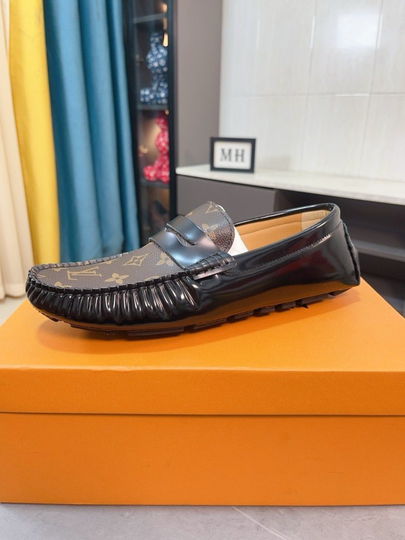 Louis Vuitton Patterned Vamp Loafers — side
