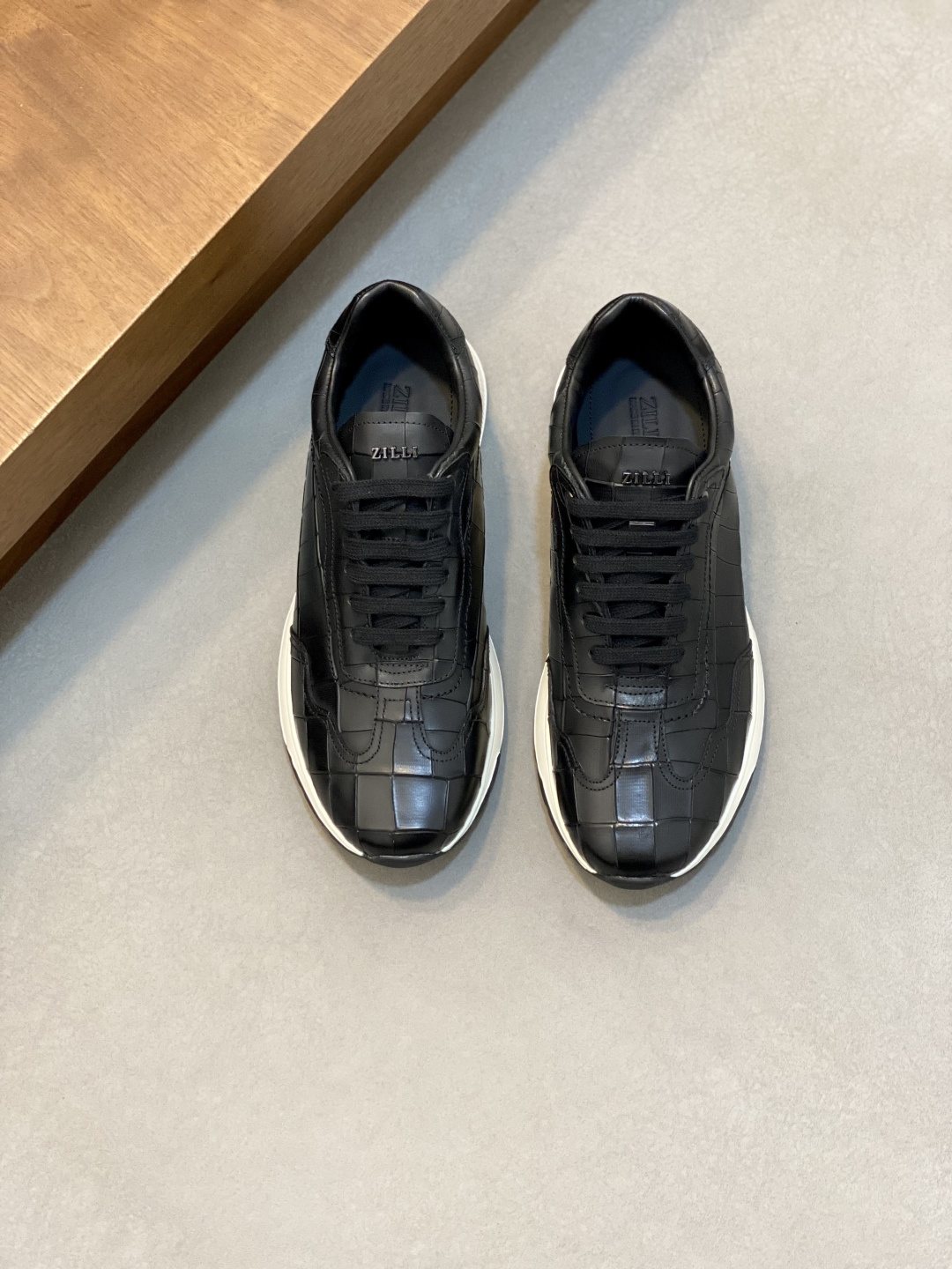 ZILLI Black Textured Low-Top Sneakers — front