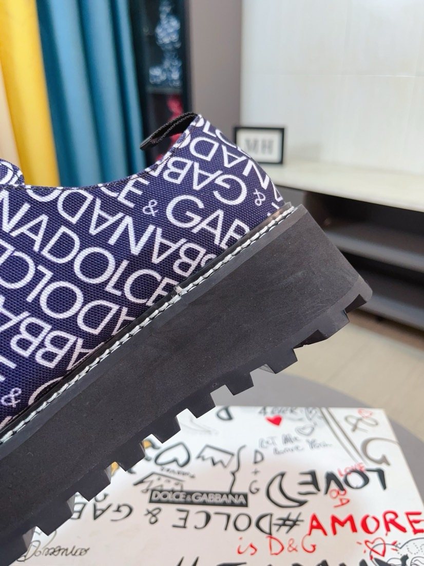 微商相册测试鞋子-Dolce & Gabbana Text-Print Lug Sole Shoes — detail