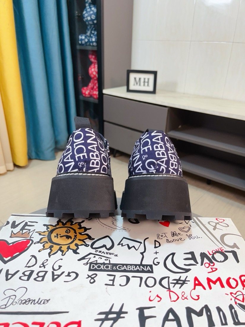微商相册测试鞋子-Dolce & Gabbana Text-Print Lug Sole Shoes — front