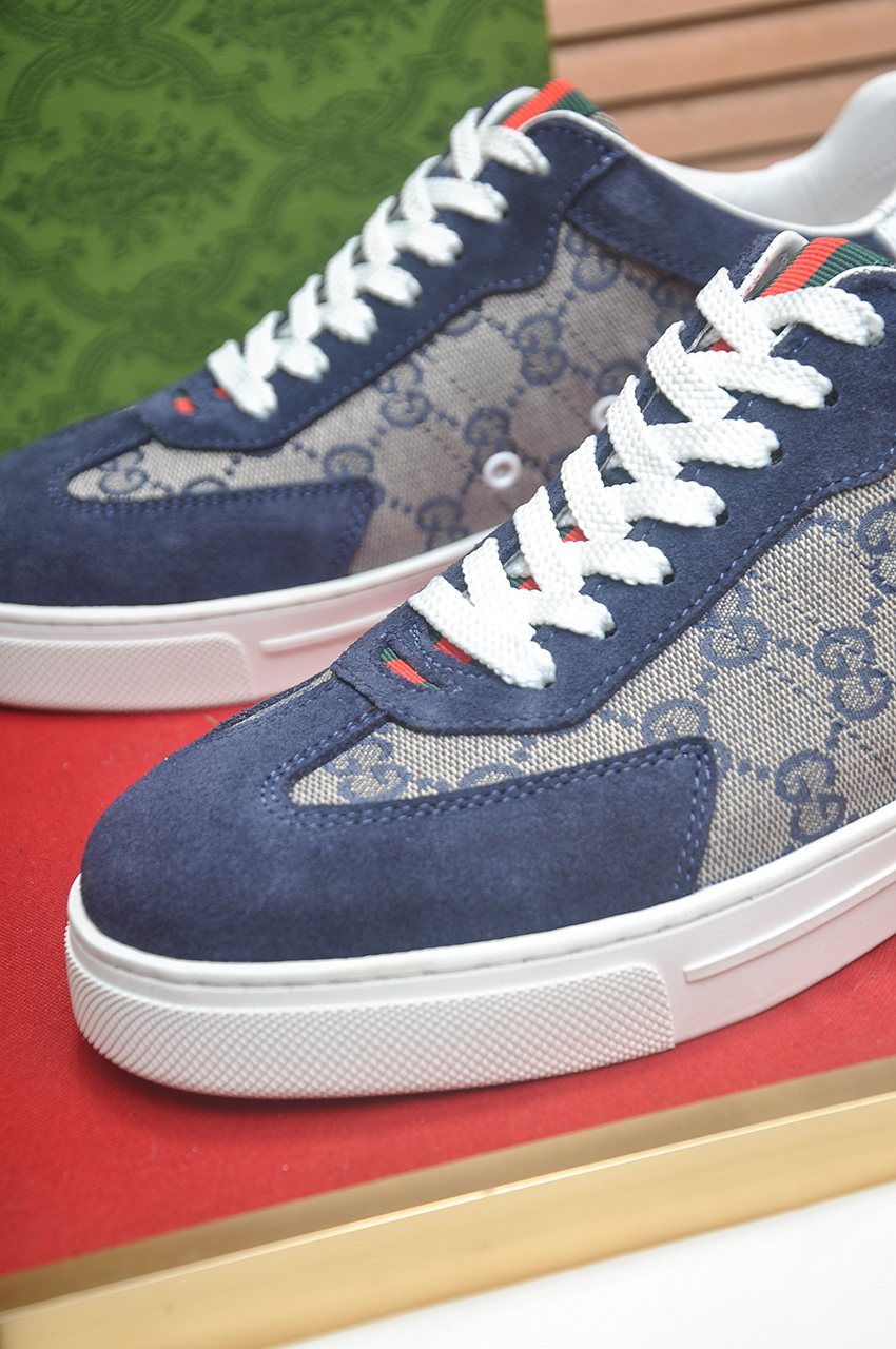 Gucci Black Patterned Low-Top Sneakers — front