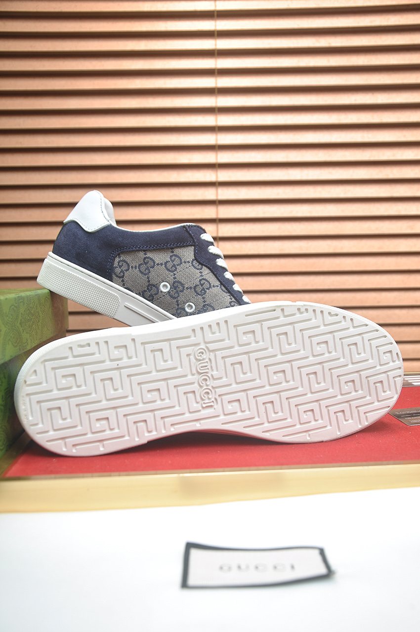 Gucci Black Patterned Low-Top Sneakers — side