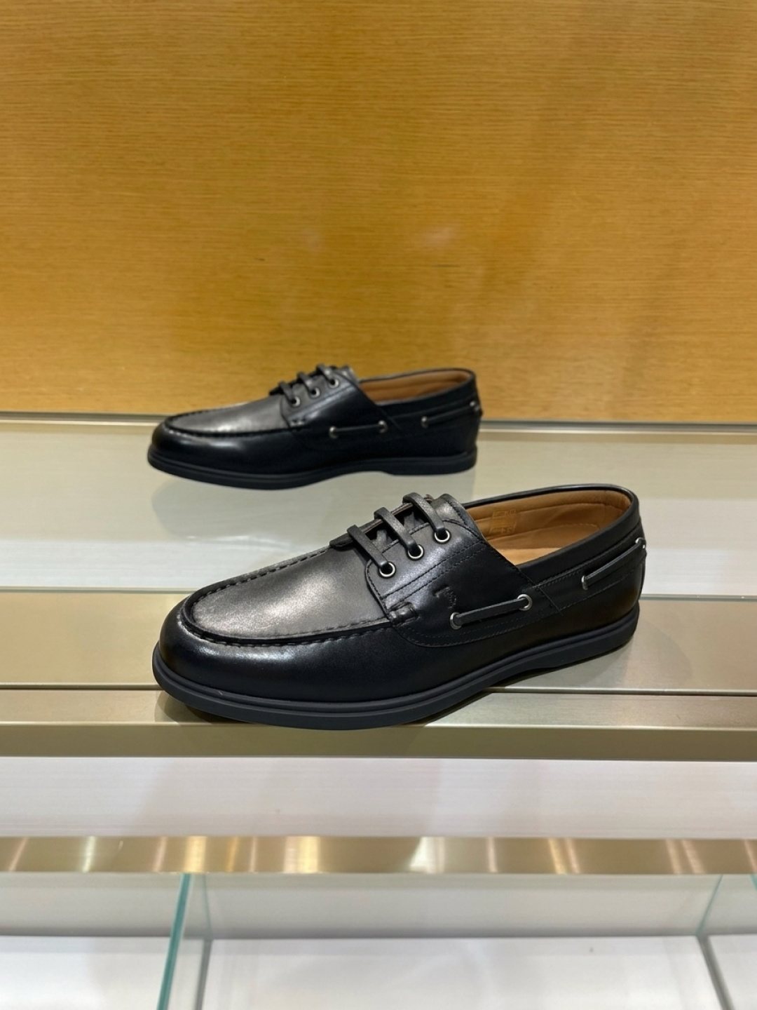 TOD'S Moc-Toe Boat Shoes — side