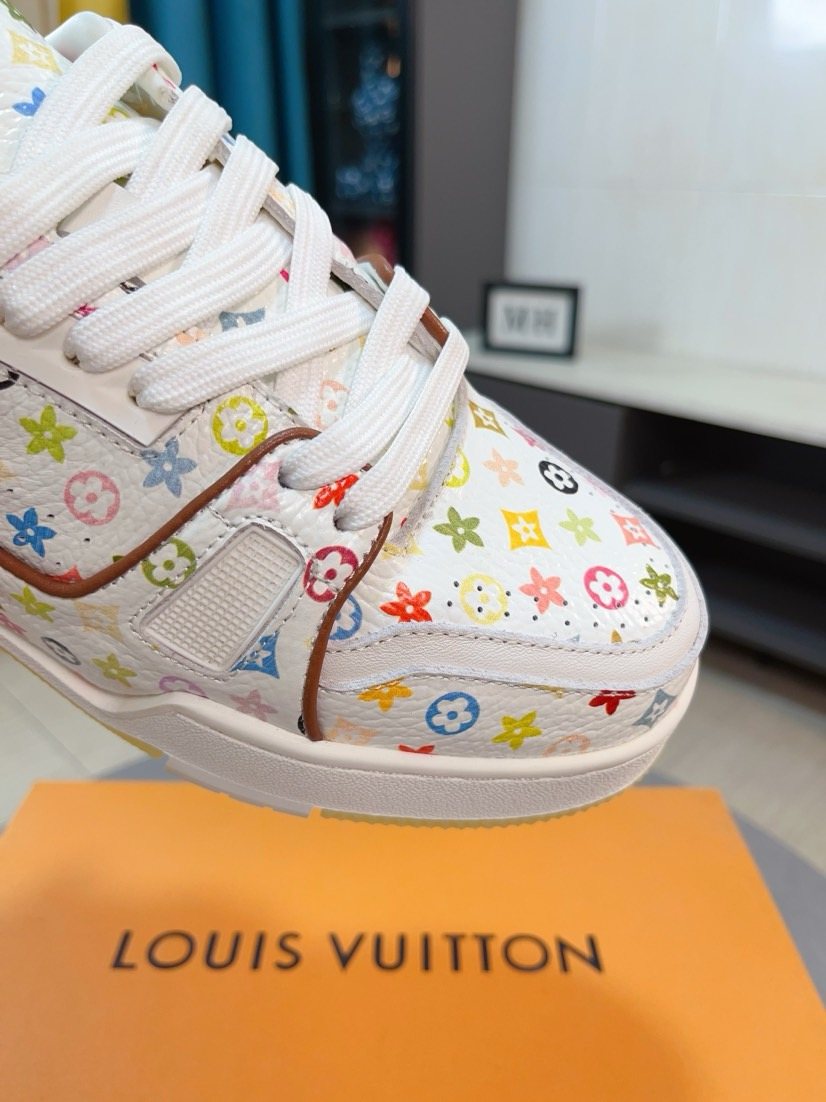 Louis Vuitton Multicolor Motif Low-Top Sneakers — detail