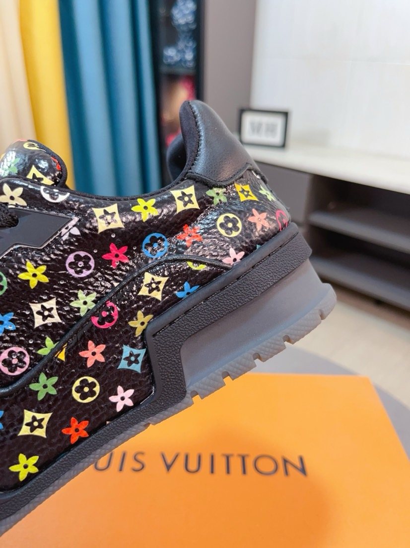 Louis Vuitton Multicolor Motif Low-Top Sneakers — detail