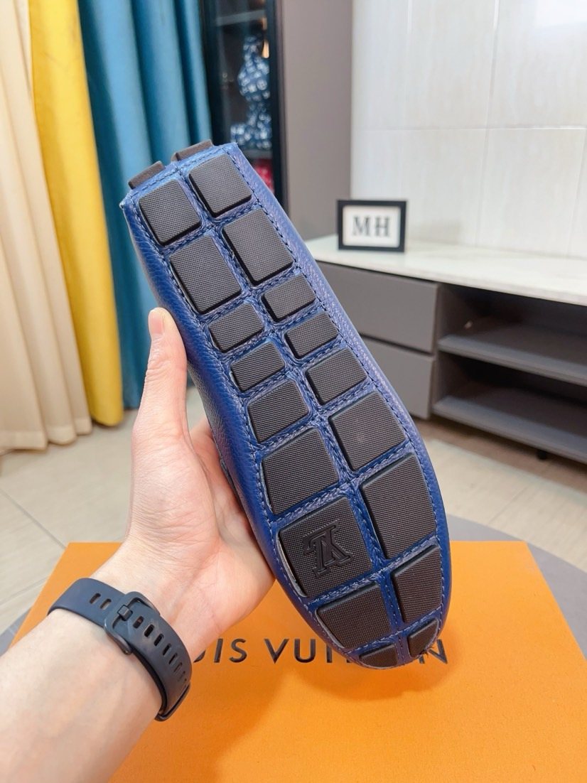 Louis Vuitton Blue Pebbled Driving Loafers — detail