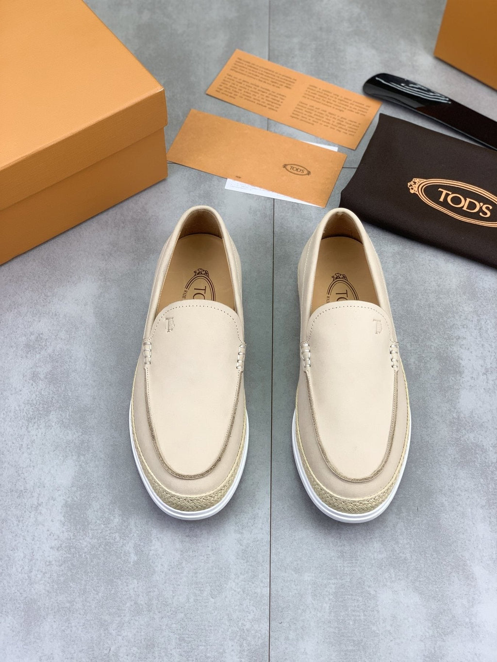 TOD'S Raffia-Trim Driving Loafers — front